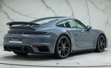 Porsche 911 Turbo S (992) 3