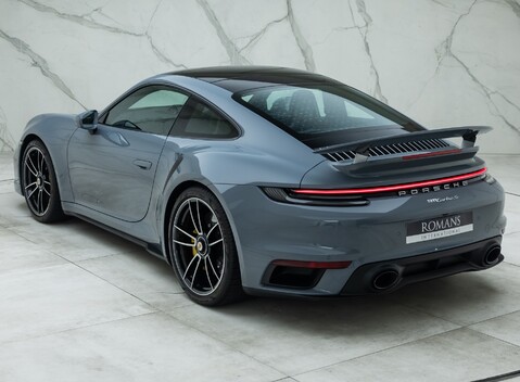 Porsche 911 Turbo S (992) 9