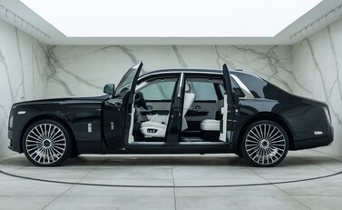 Rolls-Royce Phantom VIII 3