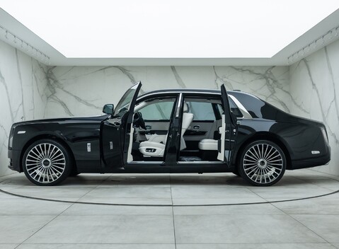 Rolls-Royce Phantom VIII 3