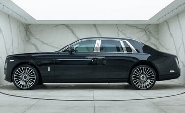 Rolls-Royce Phantom VIII 2