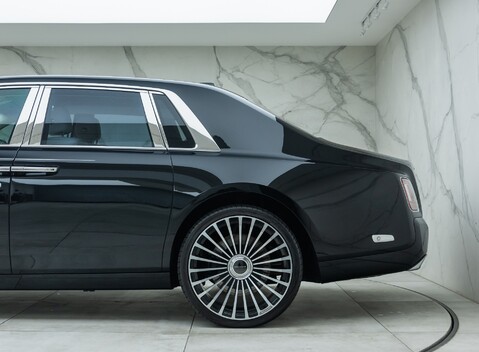 Rolls-Royce Phantom VIII 50