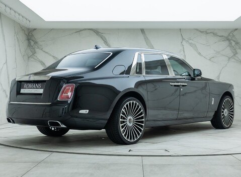 Rolls-Royce Phantom VIII 4