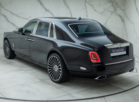 Rolls-Royce Phantom VIII 10