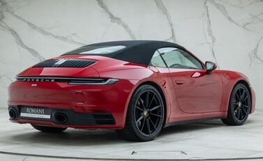 Porsche 911 Carrera CABRIOLET (992) 8