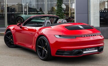 Porsche 911 Carrera CABRIOLET (992) 4