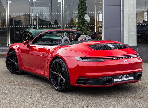 Porsche 911 Carrera CABRIOLET (992) 4