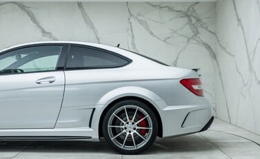 Mercedes-Benz C63 AMG Black Series 42