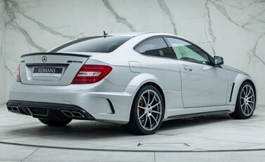 Mercedes-Benz C63 AMG Black Series 8