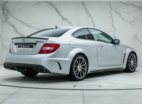 Mercedes-Benz C63 AMG Black Series 8