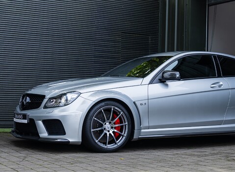 Mercedes-Benz C63 AMG Black Series 6