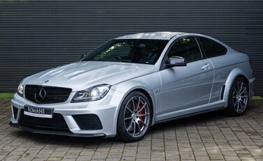 Mercedes-Benz C63 AMG Black Series 2