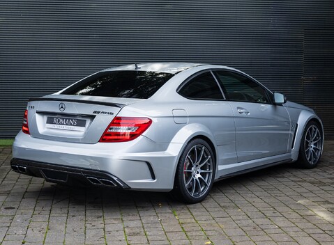 Mercedes-Benz C63 AMG Black Series 3