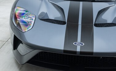 Ford GT Carbon Series 32