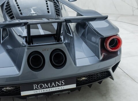 Ford GT Carbon Series 33