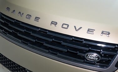 Land Rover Range Rover Sport P635 SV EDITION ONE CARBON BRONZE 39