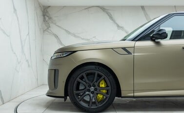 Land Rover Range Rover Sport P635 SV EDITION ONE 52