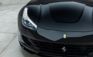 Ferrari GTC4 Lusso V12 25