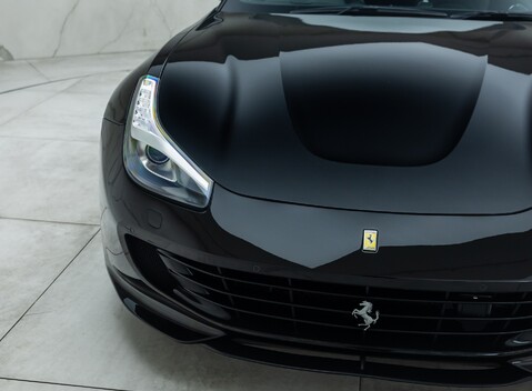 Ferrari GTC4 Lusso V12 25