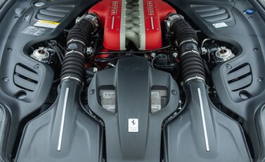 Ferrari GTC4 Lusso V12 34