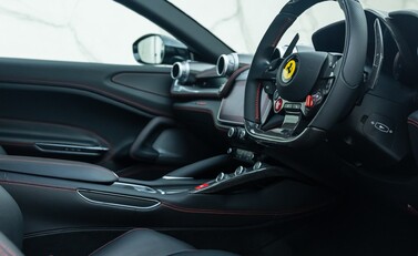 Ferrari GTC4 Lusso V12 10