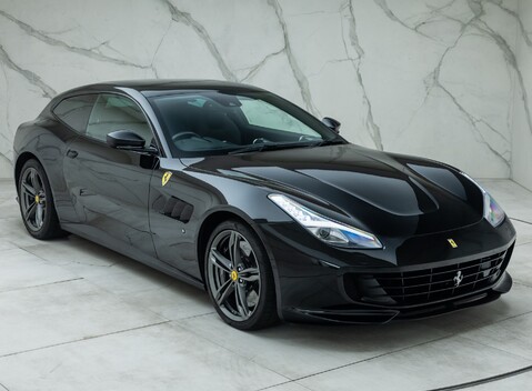 Ferrari GTC4 Lusso V12 8