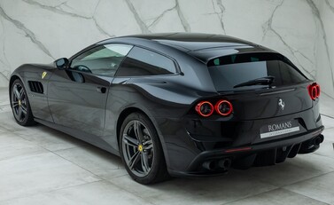 Ferrari GTC4 Lusso V12 9