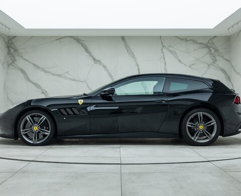 Ferrari GTC4 Lusso V12 