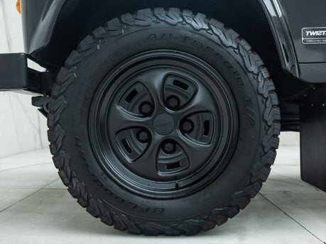 Land Rover Defender 110 XS Classic SIIA Twisted