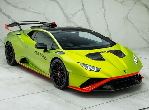 Lamborghini Huracan STO 8