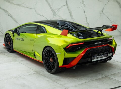 Lamborghini Huracan STO 9