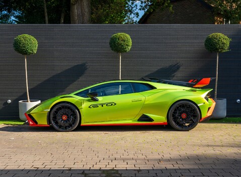 Lamborghini Huracan STO 3