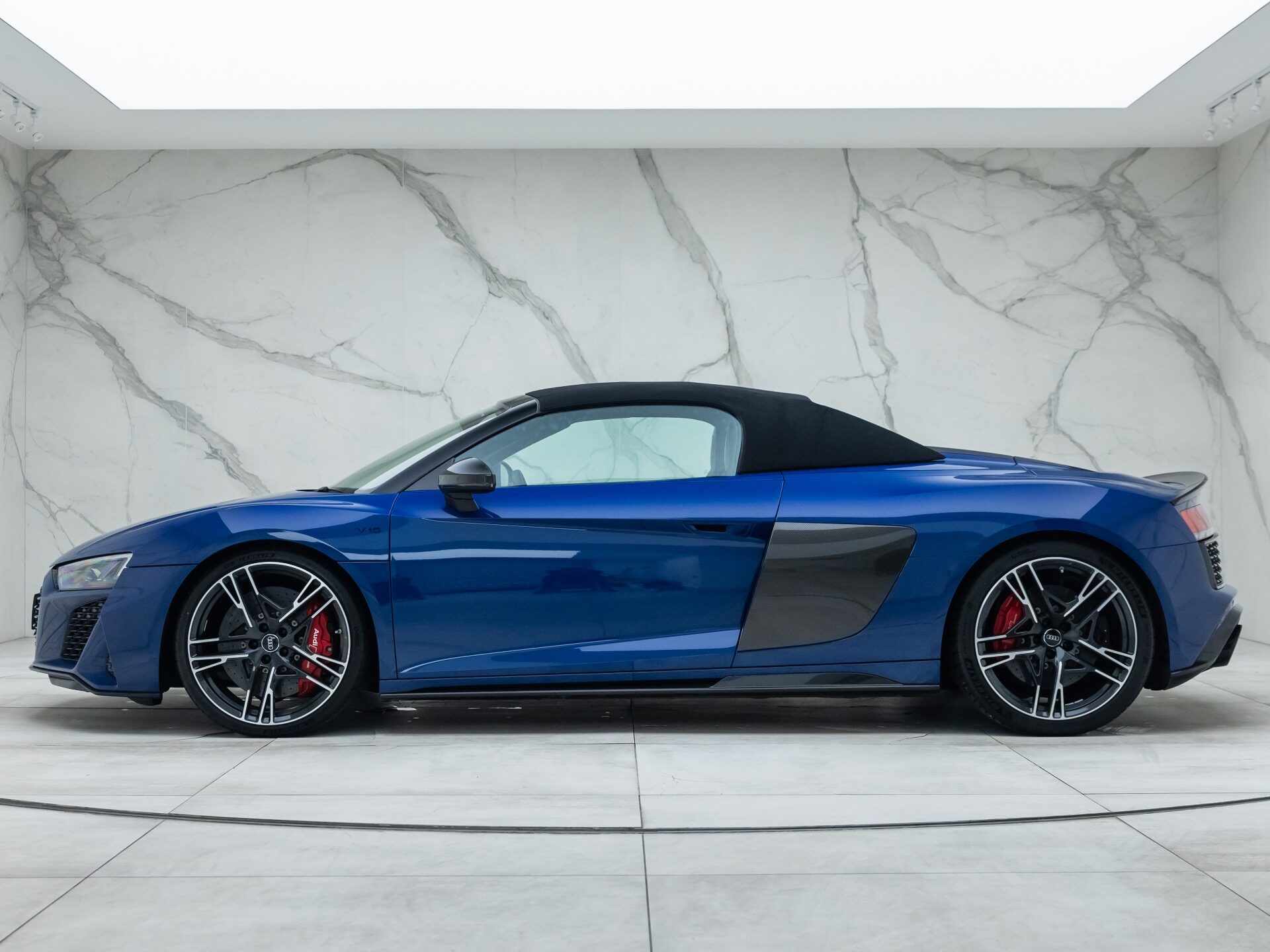 Used Audi R8 V10 PERFORMANCE CARBON BLACK SPYDER for sale | Ascari Blue ...