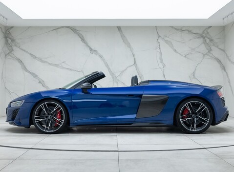 Audi R8 V10 PERFORMANCE CARBON BLACK SPYDER 3