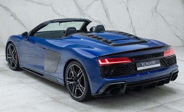 Audi R8 V10 PERFORMANCE CARBON BLACK SPYDER 7