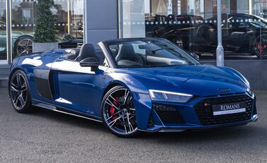 Audi R8 V10 PERFORMANCE CARBON BLACK SPYDER 2