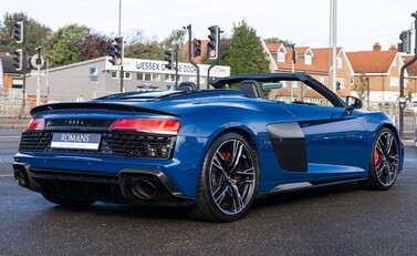 Audi R8 V10 PERFORMANCE CARBON BLACK SPYDER 3