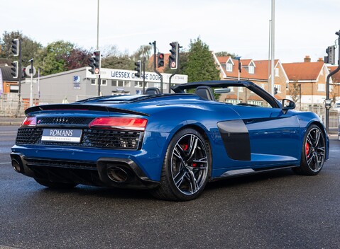 Audi R8 V10 PERFORMANCE CARBON BLACK SPYDER 3