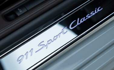 Porsche 911 SPORT CLASSIC (997) 23