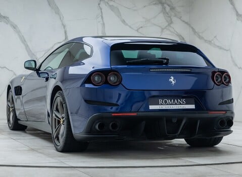 Ferrari GTC4 Lusso V12 9