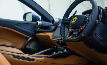 Ferrari GTC4 Lusso V12 12