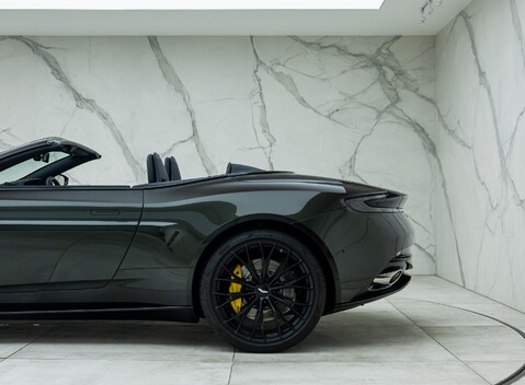 Aston Martin DB11 V8 VOLANTE 38