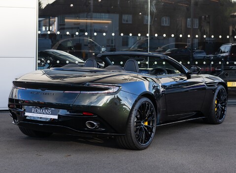 Aston Martin DB11 V8 VOLANTE 4