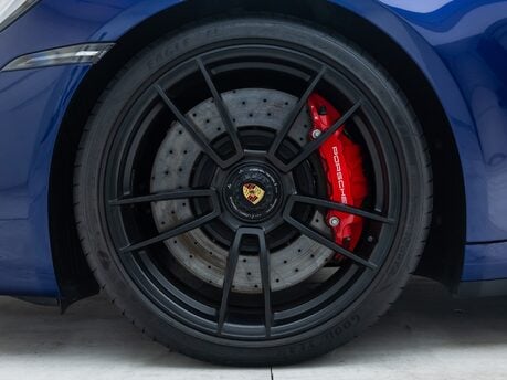 Porsche 911 Carrera GTS (992)