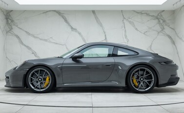 Porsche 911 GT3 TOURING (992) 5