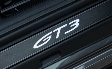 Porsche 911 GT3 TOURING (992) 24