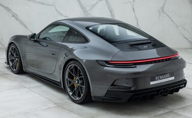 Porsche 911 GT3 TOURING (992) 12