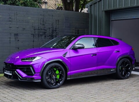 Lamborghini Urus PERFORMANTE 2