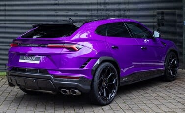 Lamborghini Urus PERFORMANTE 4