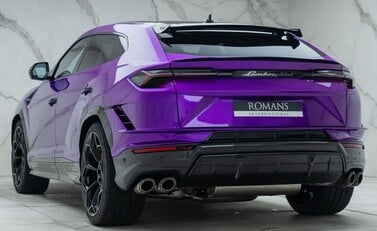 Lamborghini Urus PERFORMANTE 10